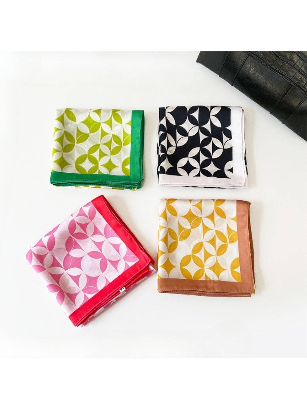Scarvii - Classic Botanical Square Scarf