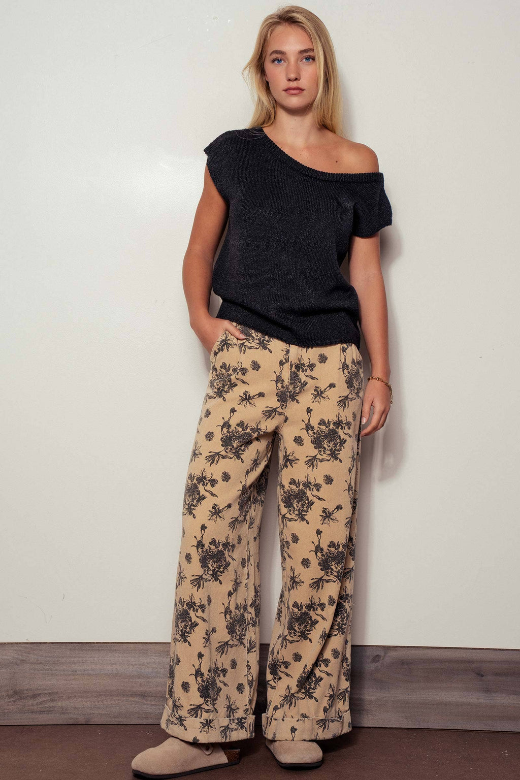Asymmetric One-Shoulder Knit Spring Top