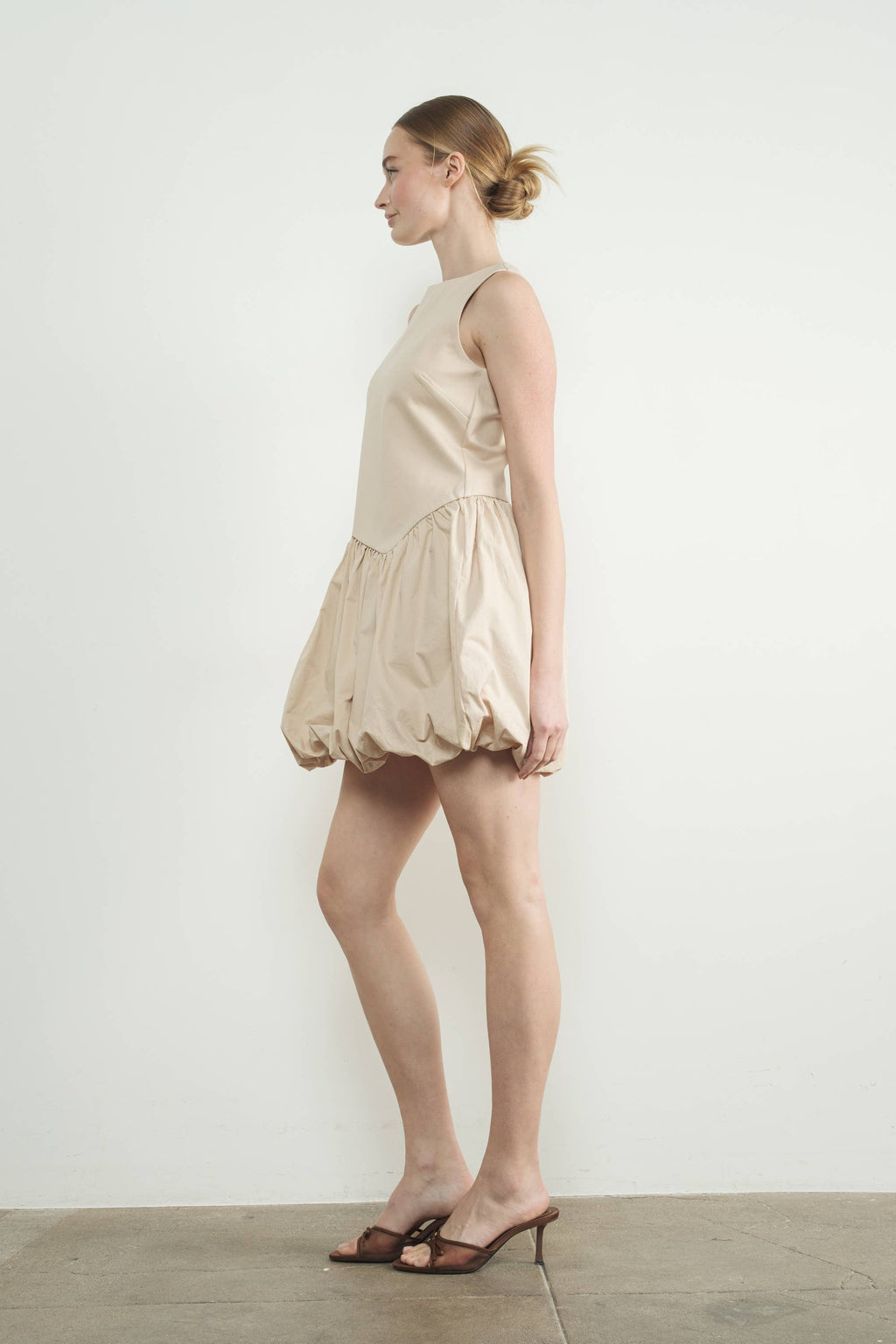 Asymmetical Waist Sleeveless Bubble Dress