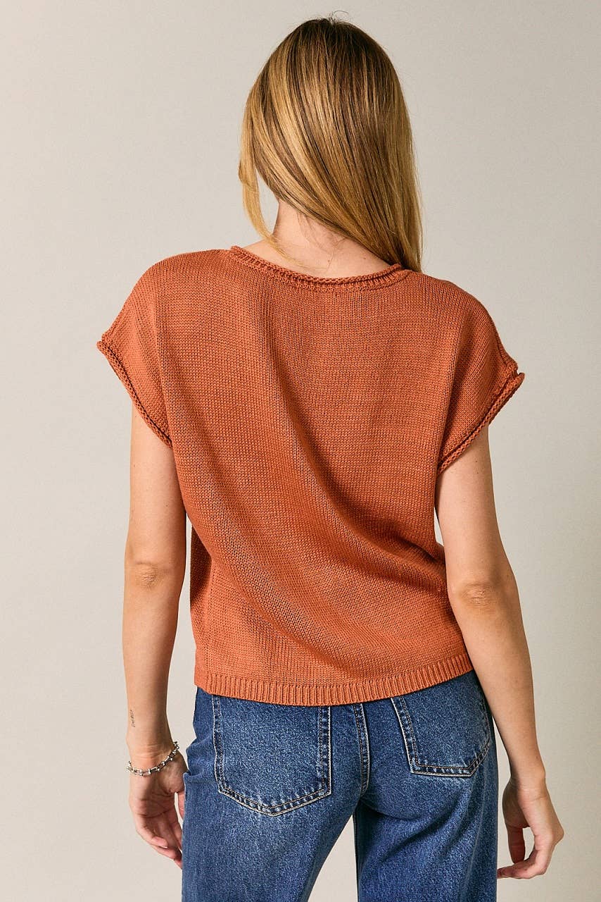 Rounds Neck Button Down Vest