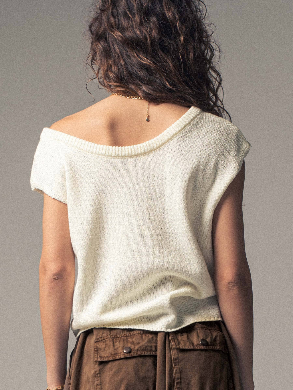 Asymmetric One-Shoulder Knit Spring Top