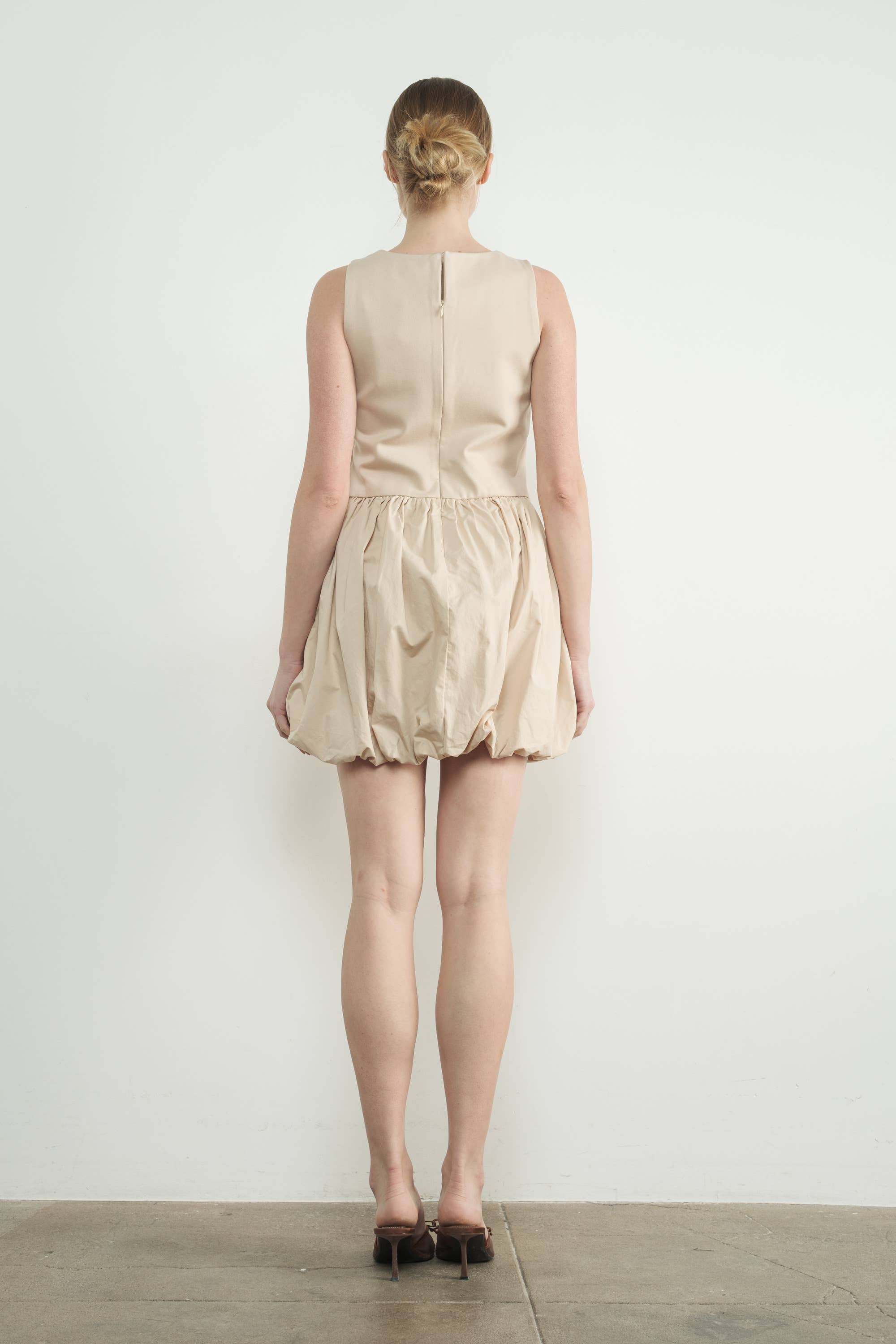 Asymmetical Waist Sleeveless Bubble Dress