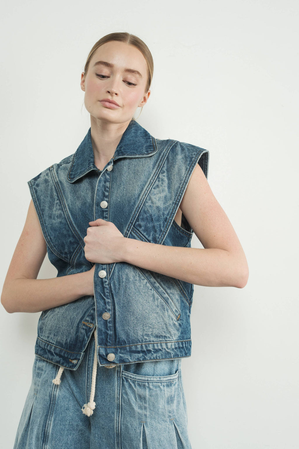 Wide Shoulder Seam Detail Vest