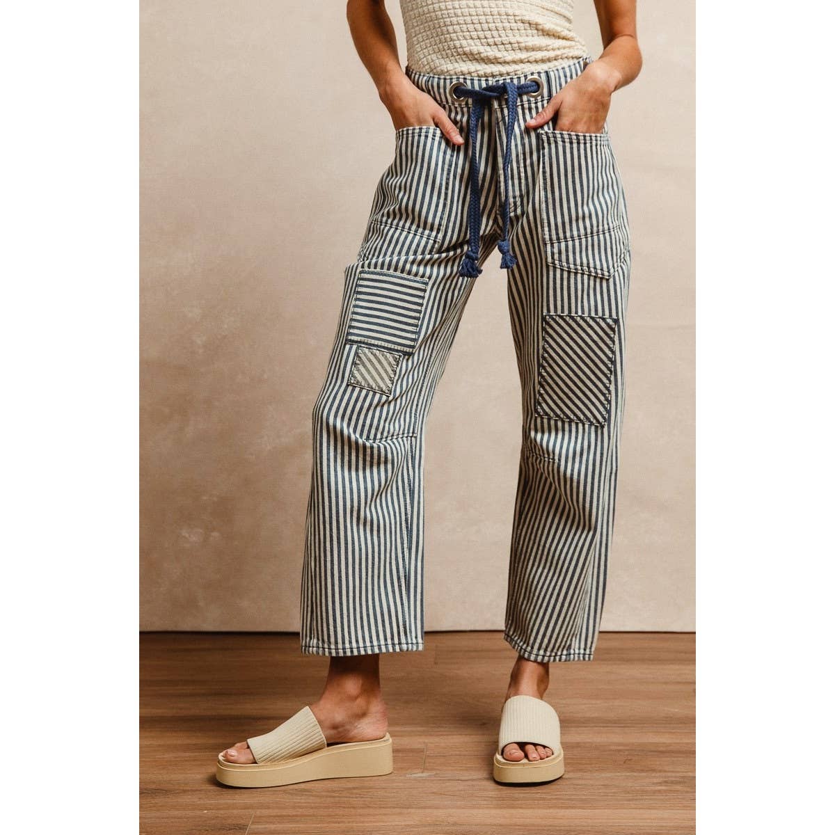 STRIPED TWILL BARREL PANTS