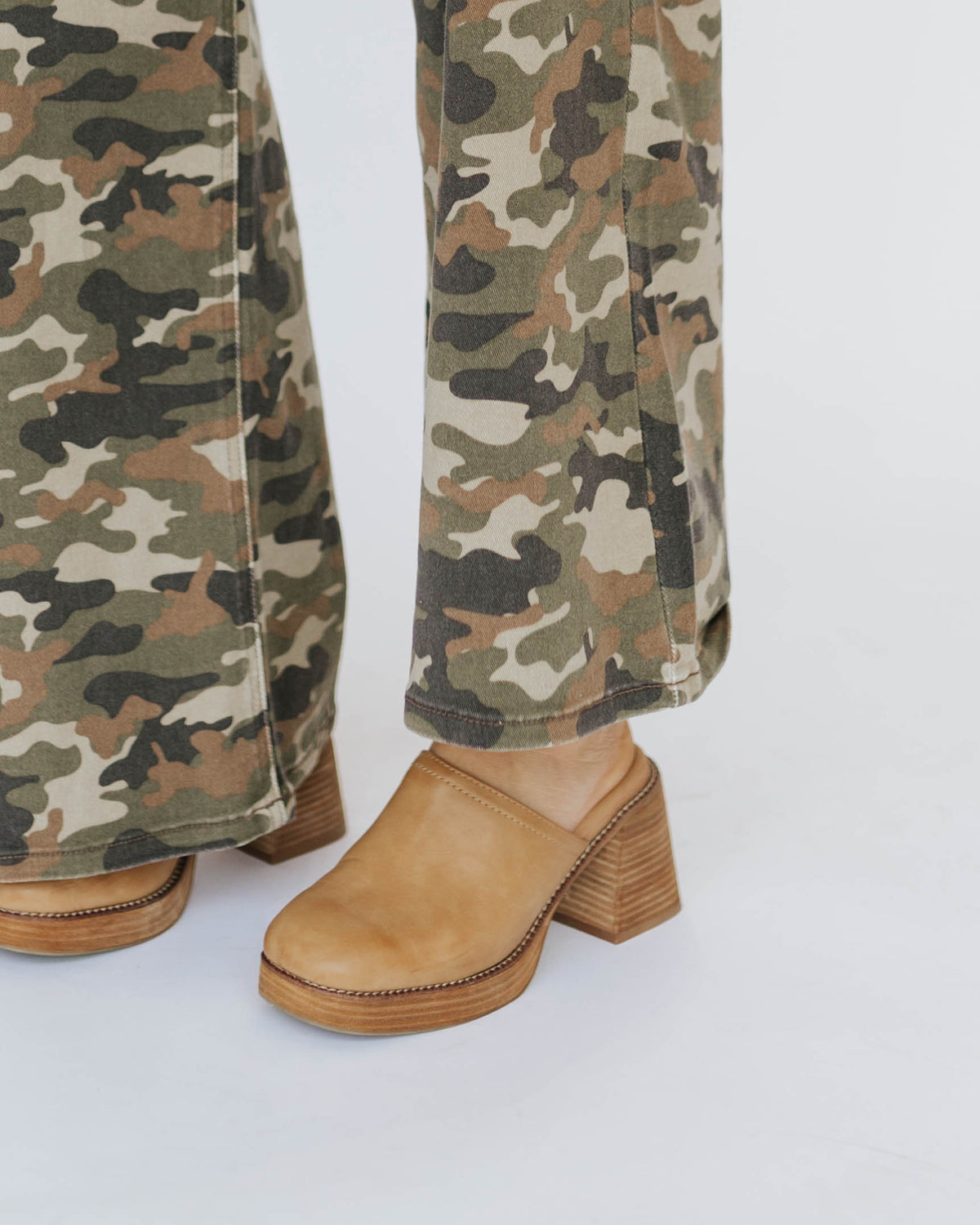 Ivaria Platform Clog