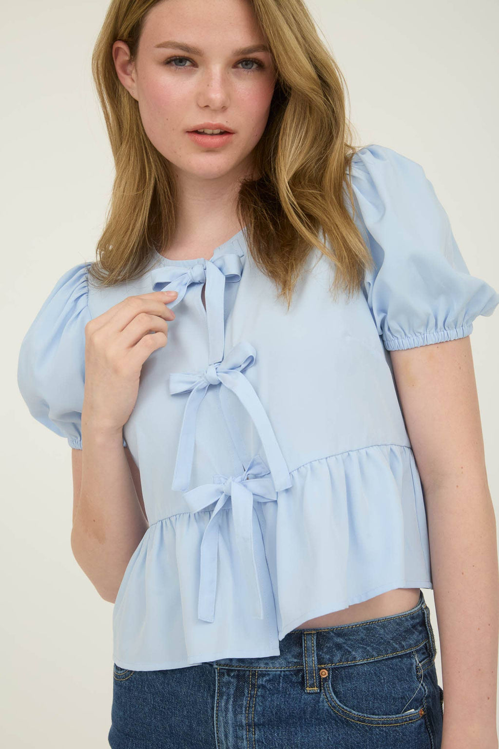 Bow Front Tie Puff Sleeve Woven Top