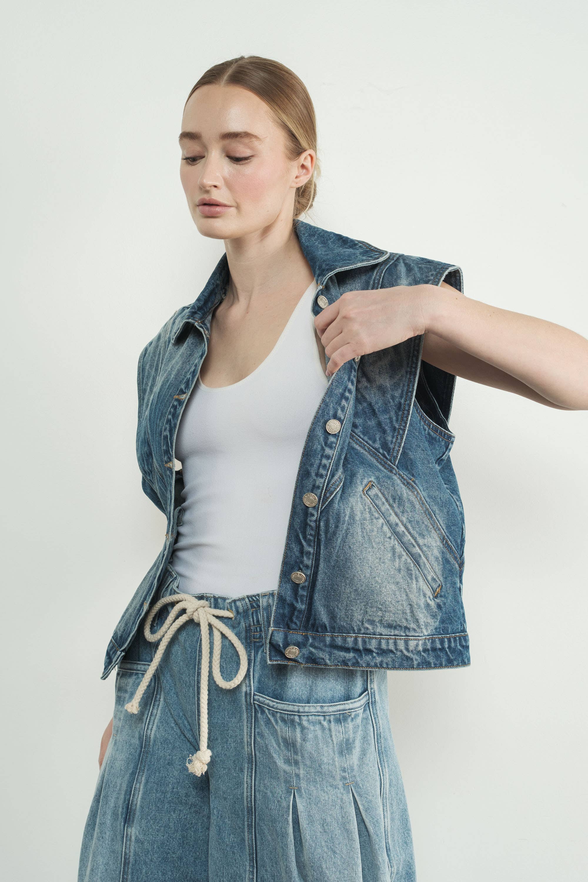 Wide Shoulder Seam Detail Vest