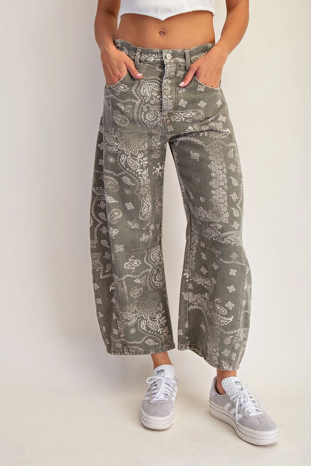 Articulate Knee Material Washed Bandana Paisley Barrel Pants