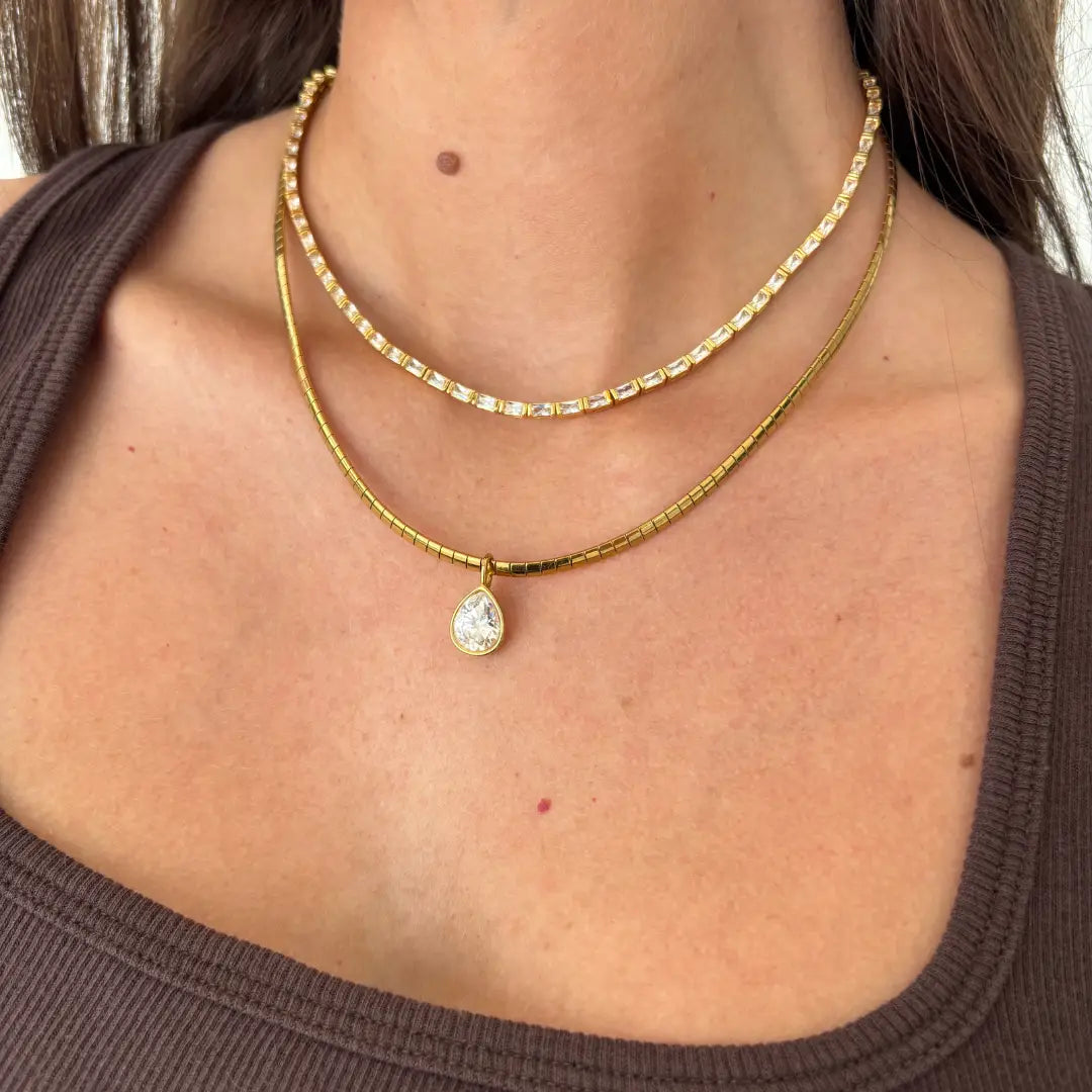Omega Chain Pear Drop
